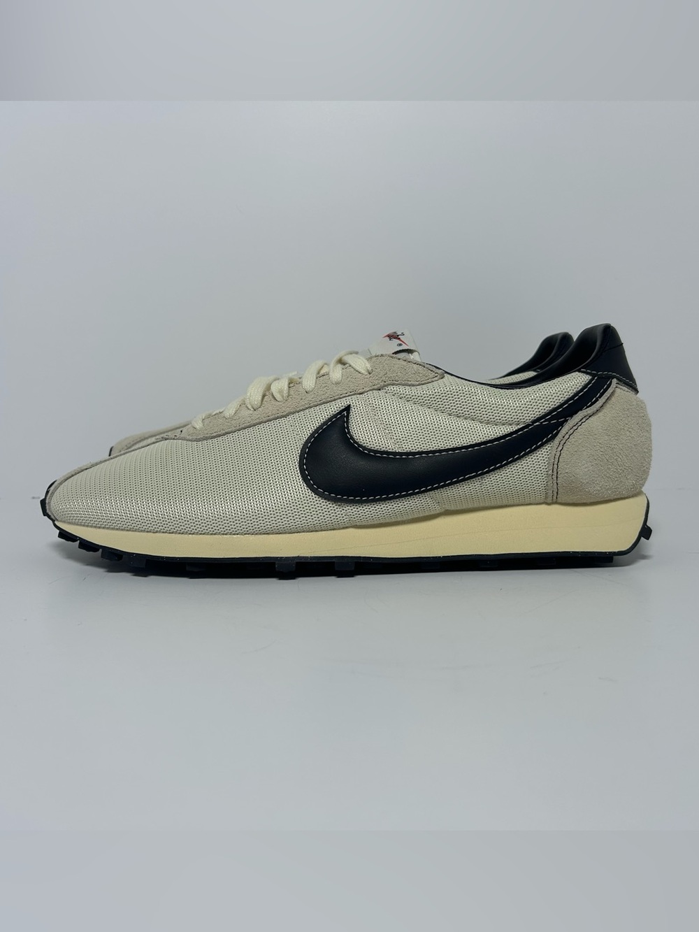 Nike LD-1000 Athletic Shoe (Soft Pearl/Black/Muslim)